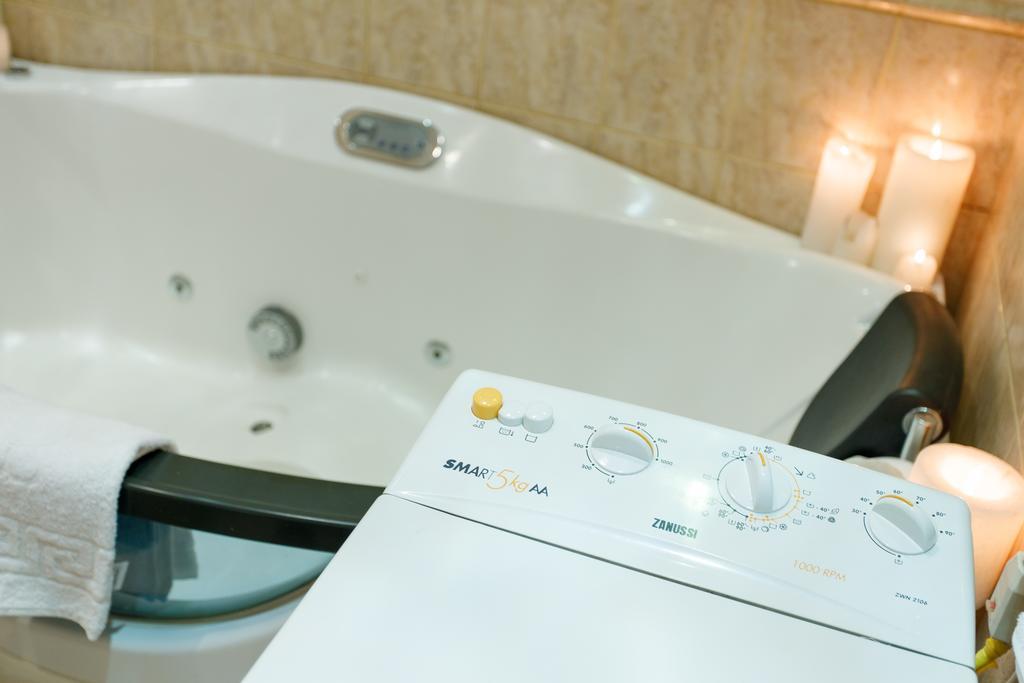Studio De Luxe With Jacuzzi Sumy Eksteriør billede