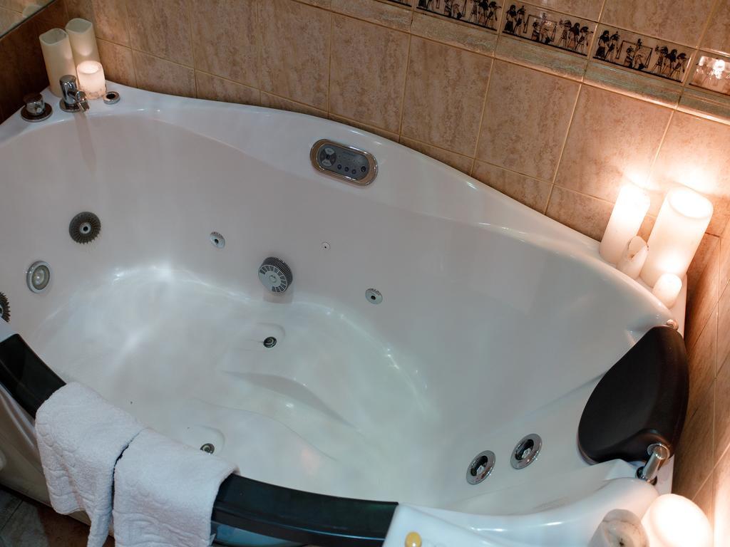 Studio De Luxe With Jacuzzi Sumy Eksteriør billede